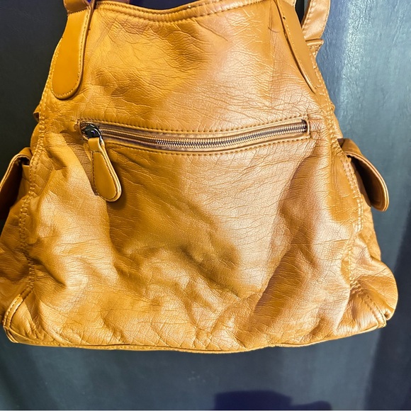 Angel Kiss made of high quality wear resisting & washable leather Crossbody bag - Picture 9 of 9